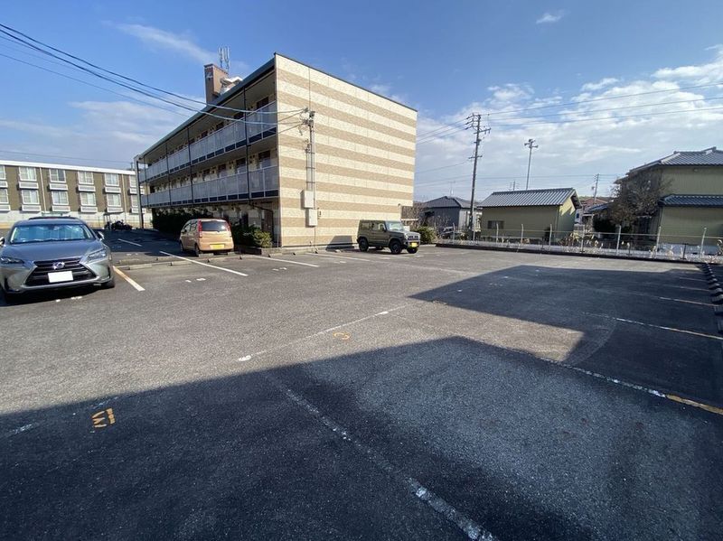 leopalace Noble Parking lot