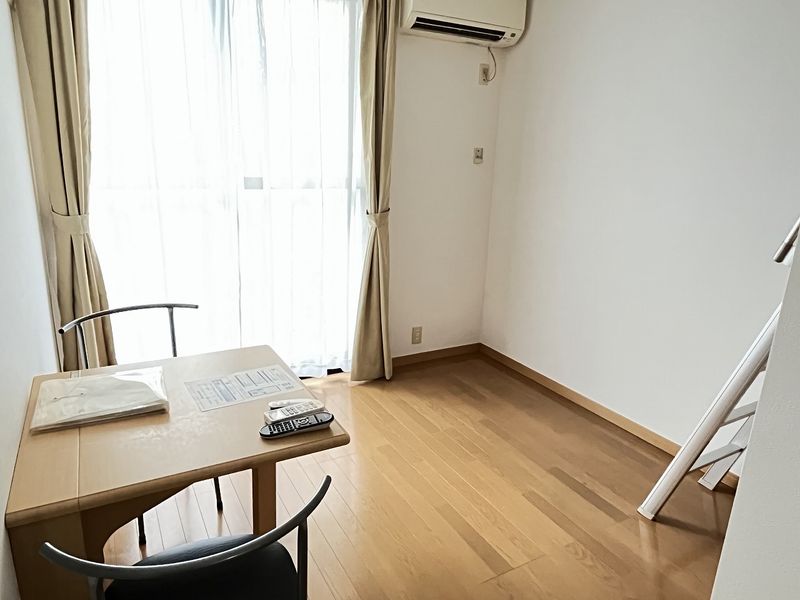 レオパレスリブェール 居間