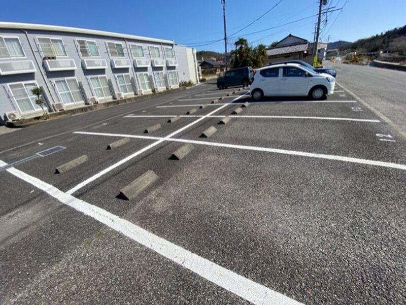 レオパレスケイ 駐車場