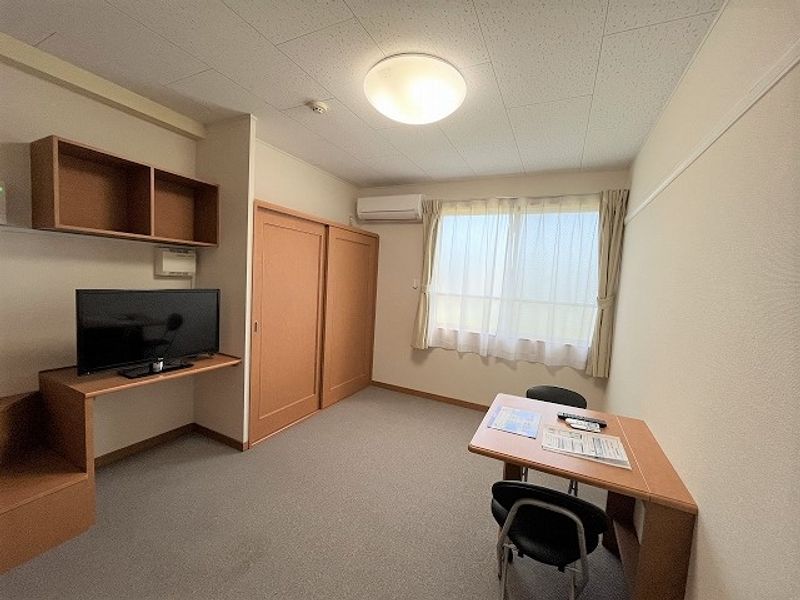 レオパレスカズⅠ 居間