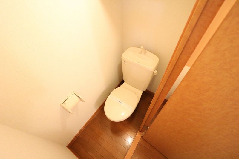 レオパレス佐和山 トイレ