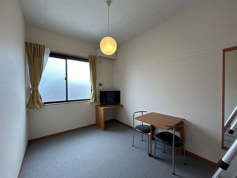 レオパレスカンタービレ 居間