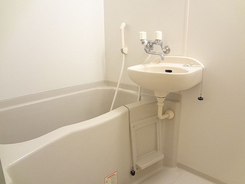 レオパレスにしまとば 風呂