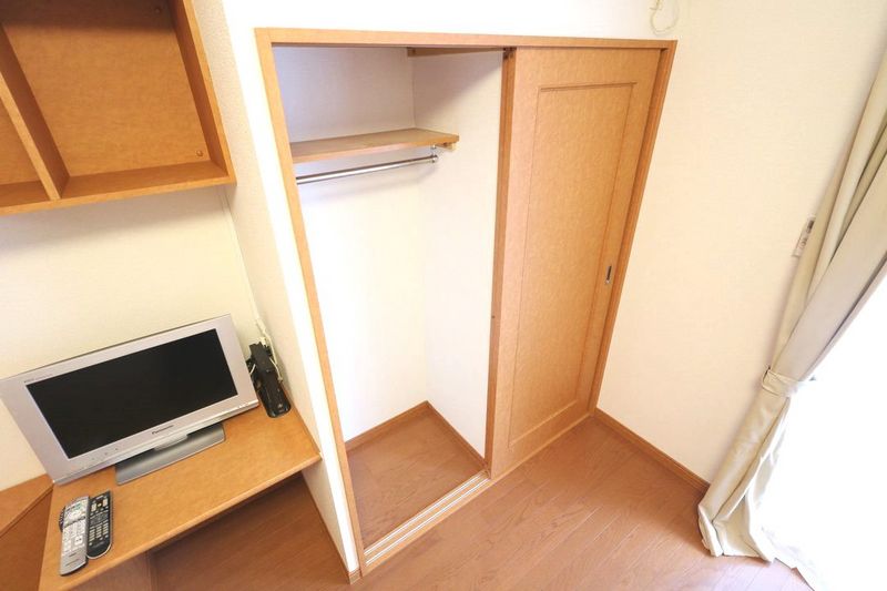 レオパレスアソシーサイドハイツ 収納