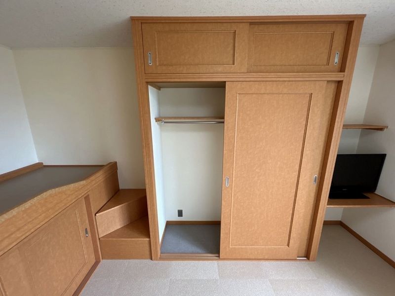レオパレス広町 収納