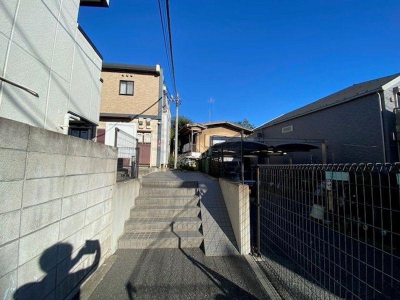 レオパレスネオライフ江古田 エントランス
