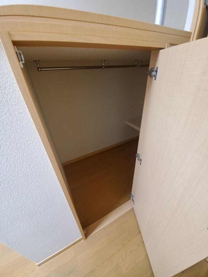 レオパレスエルハピネス 収納