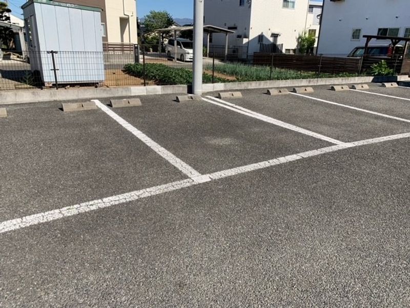レオパレスガーデン 駐車場
