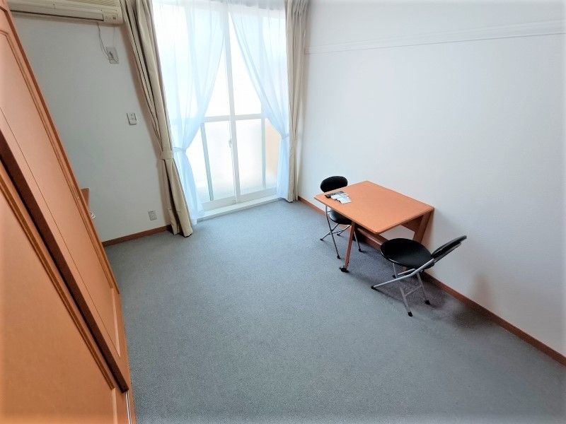 レオパレスＩＢ 居間