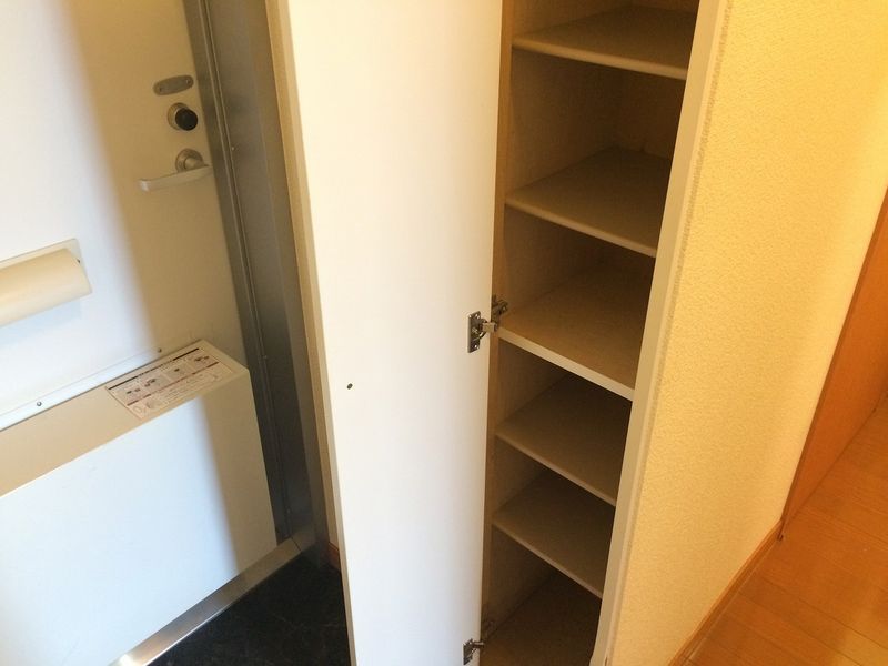 レオパレスＭｉｎａｍｉ 玄関