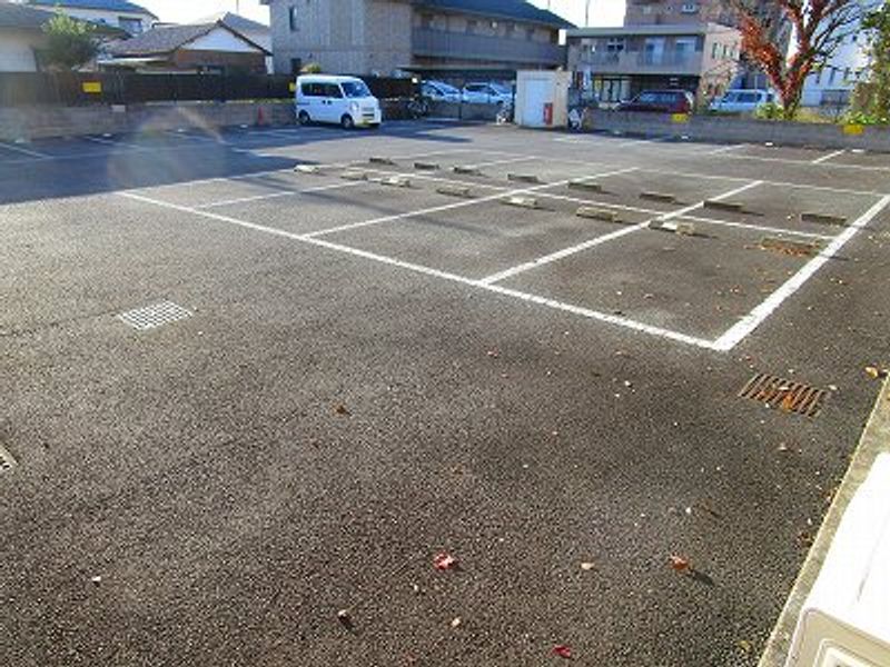 レオパレス桜　ＨＩＬＬＳ 駐車場