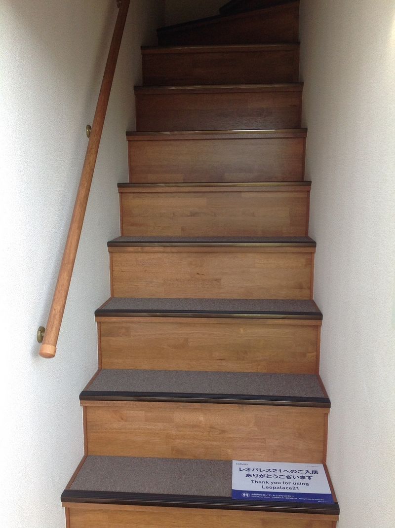 レオパレスぴゅあパイン 玄関