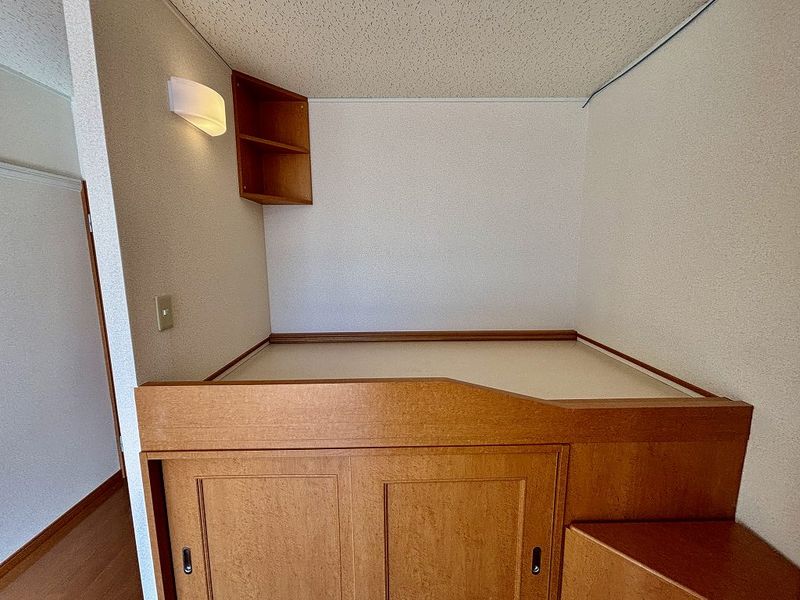 レオパレスプレジールずみの木 寝室