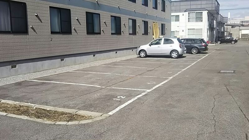 レオパレスパティオ近文Ａ 駐車場