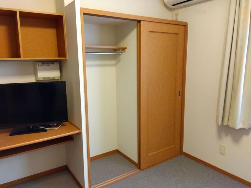 レオパレスサンクローバー 収納