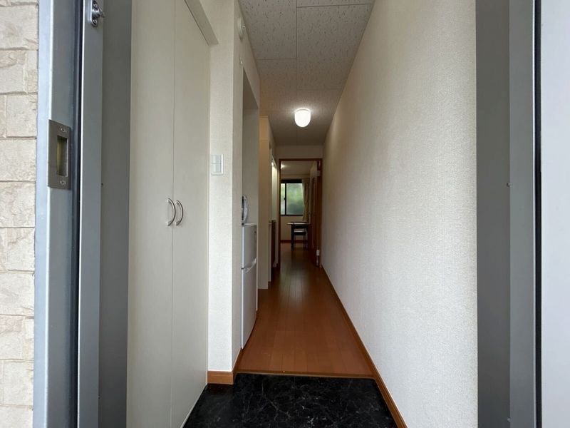 レオパレス西羽貫 玄関