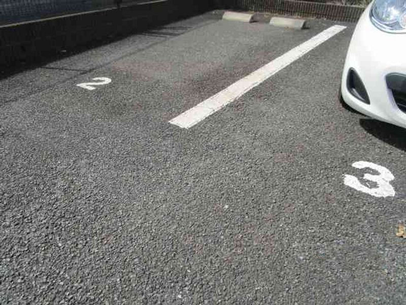 レオパレスサクシード 駐車場