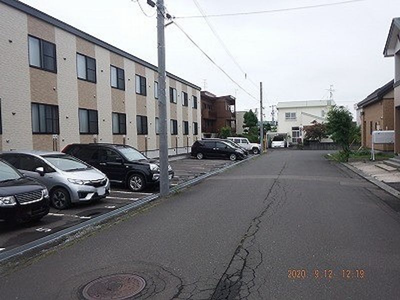レオパレスエスペーロ 駐車場