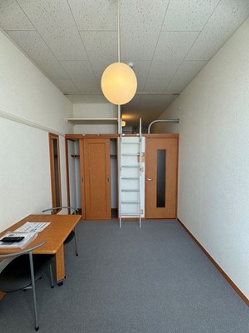 レオパレスストーンリバー 居間