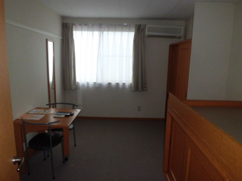 レオパレスＣｏｍｆｏｒｔＢ 居間