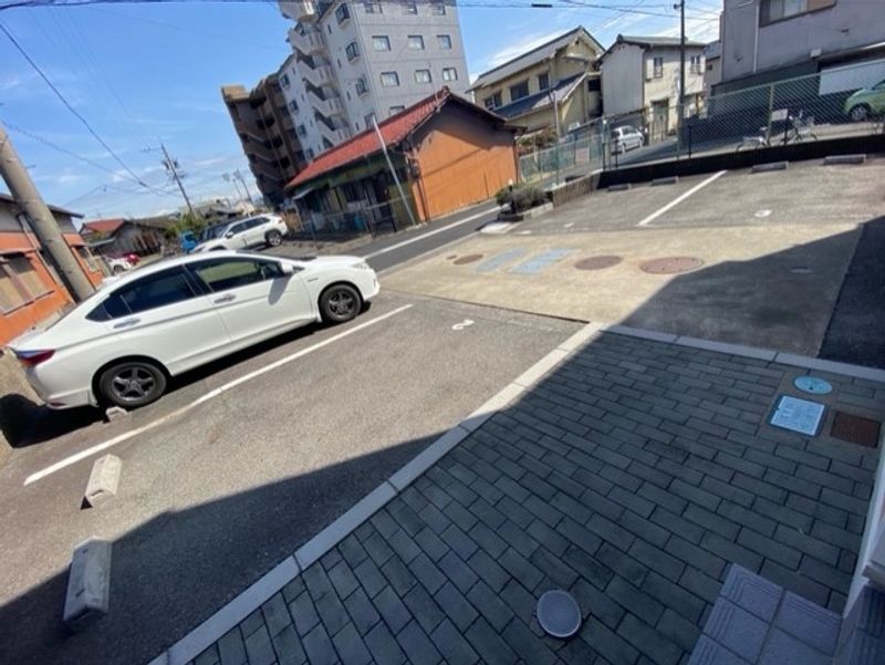 レオパレスＪ．１４７ 駐車場