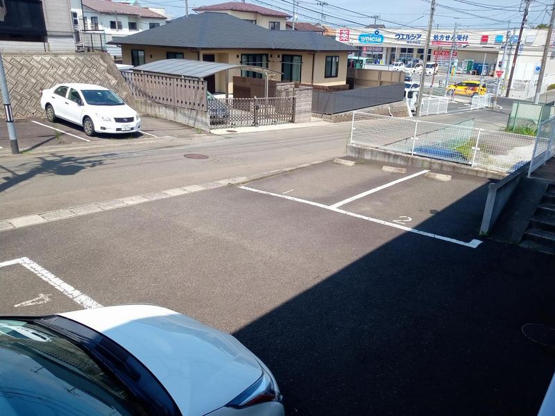 レオパレス藤 駐車場