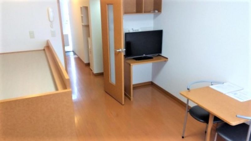 レオパレス泉２ 居間