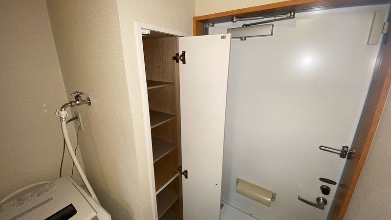 レオパレスアルト中島 玄関