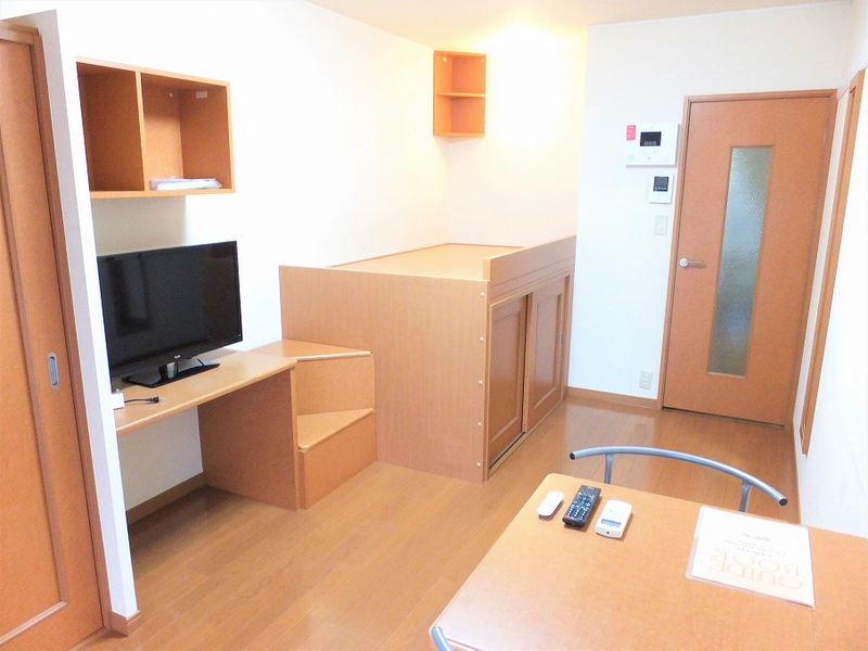 レオパレスセブンスペード上田 居間