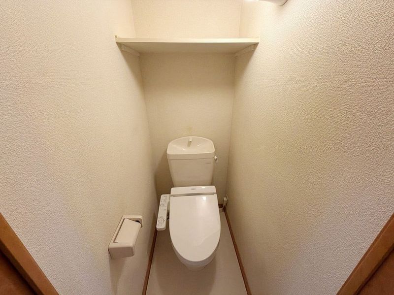 leopalace Half Moon Toilet