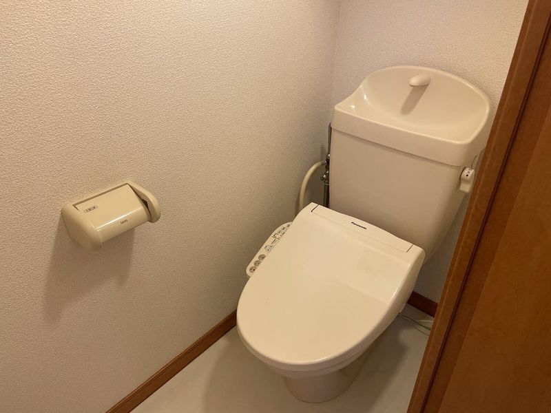 レオパレスフローリッシュ トイレ