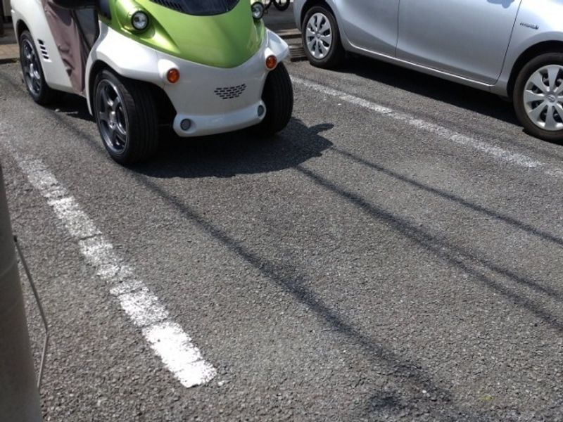 レオパレスルミエール湘南 駐車場