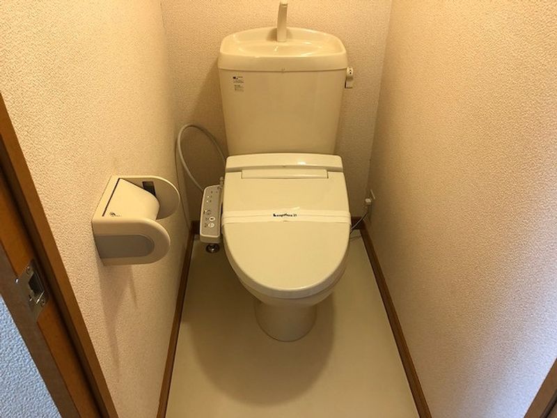 レオパレスライムライト塩 トイレ