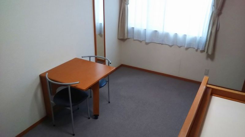 レオパレスまほろば 居間