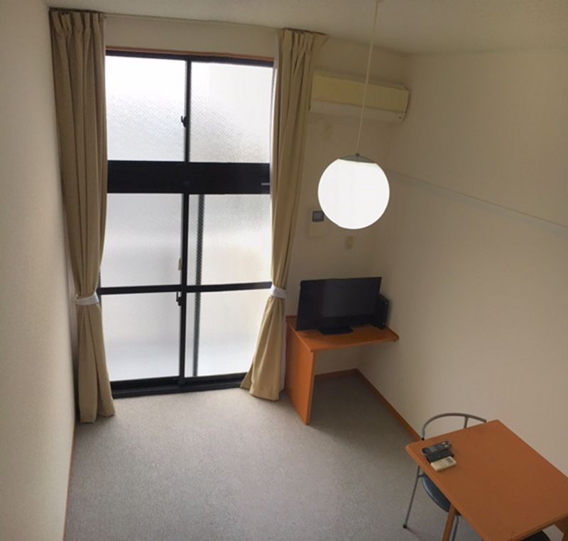 レオパレスプロパッサ大泉 居間