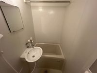 leopalace East II Bathroom