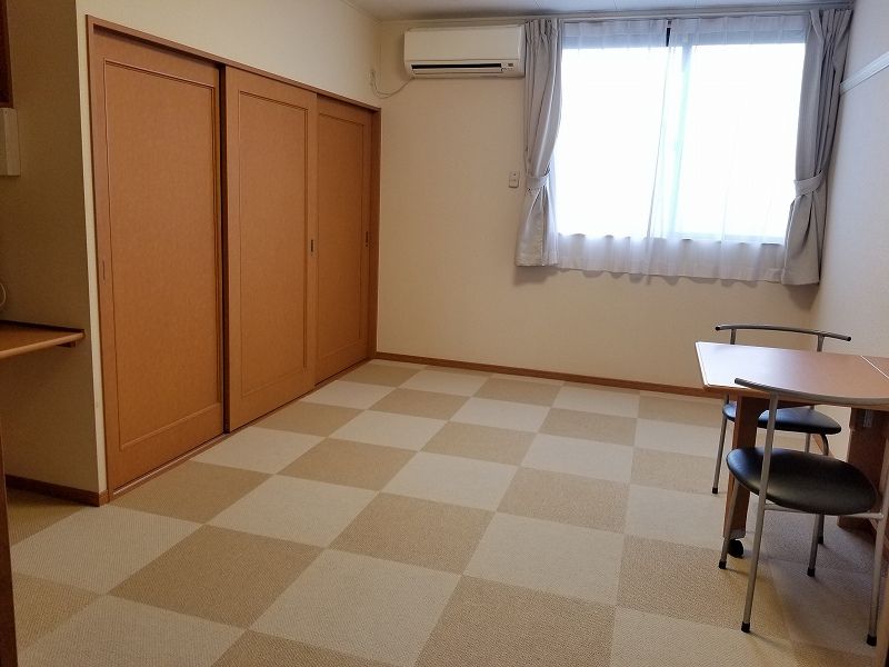 レオパレスラフィネⅡ 居間