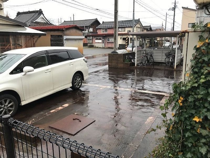 レオパレスロビン 駐車場