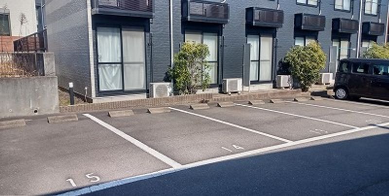 レオパレスシエロ 駐車場