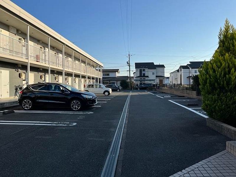 レオパレス清風 駐車場