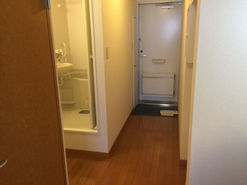 レオパレス青葉 玄関