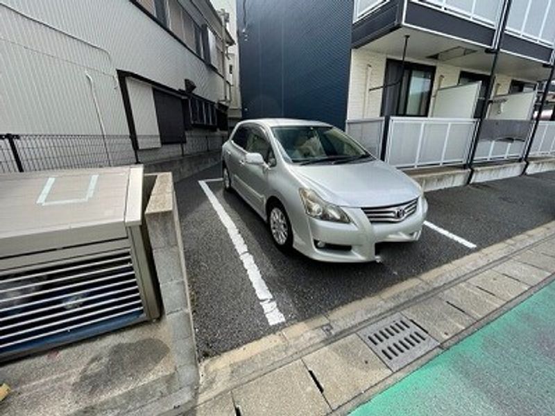 レオパレスウィンヒル 駐車場