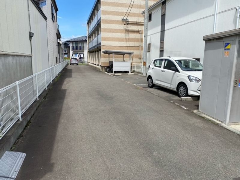 レオパレスシティバル 駐車場