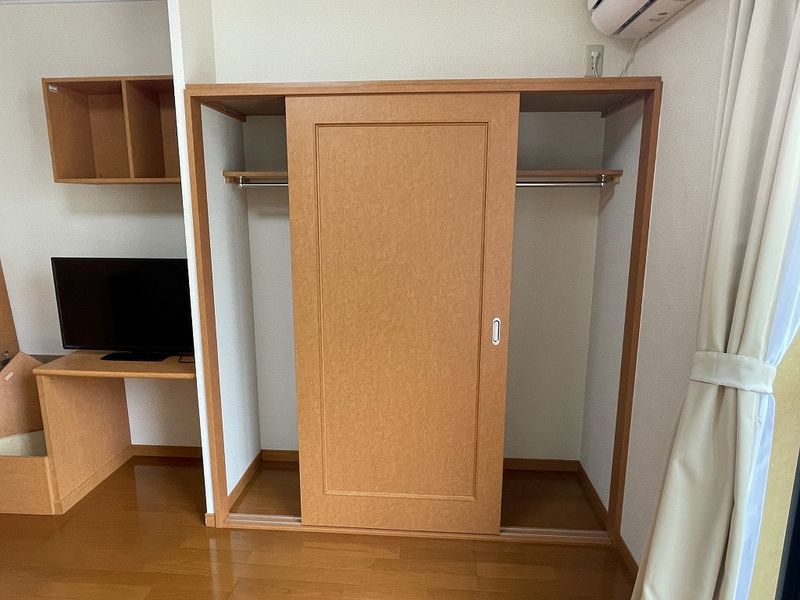 レオパレス堂形 収納
