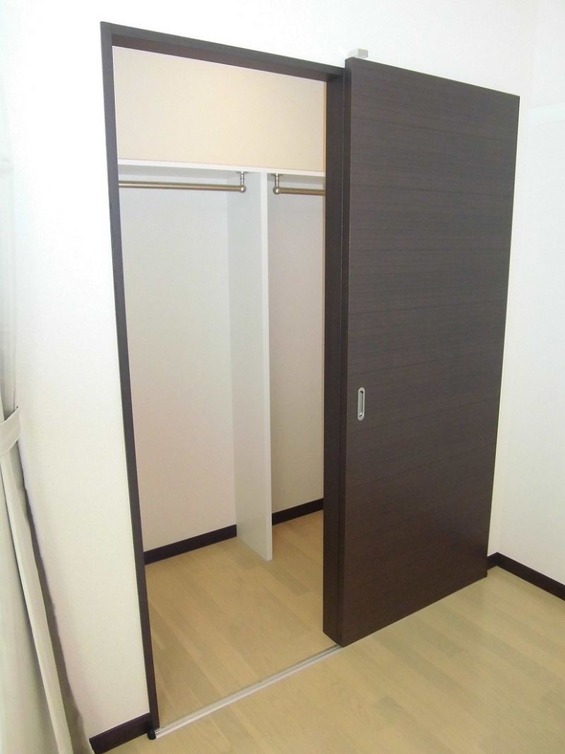 レオネクストオランジュ 収納