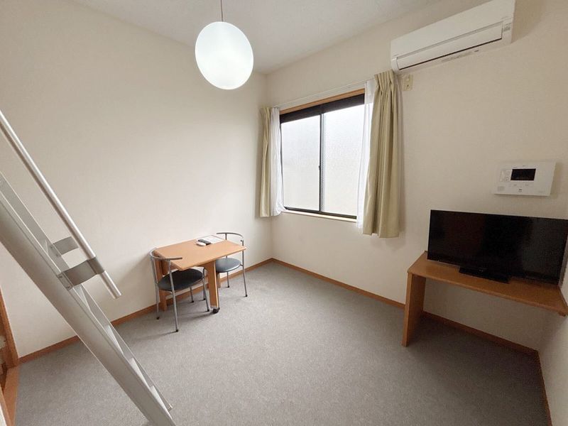 レオパレス向川Ⅳ 居間