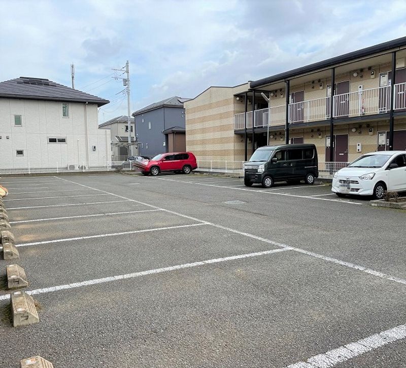 レオパレス富光Ⅱ 駐車場