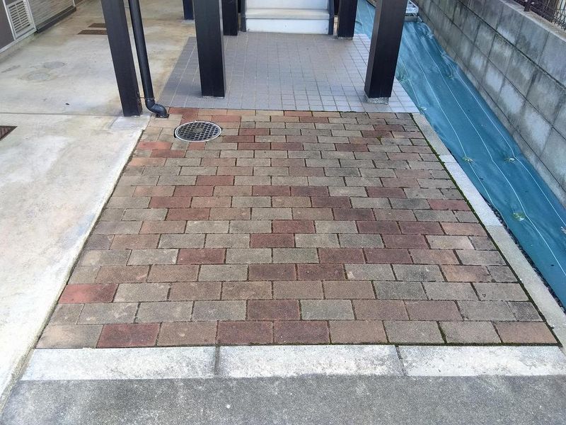 レオパレスチャンティック曽根 エントランス