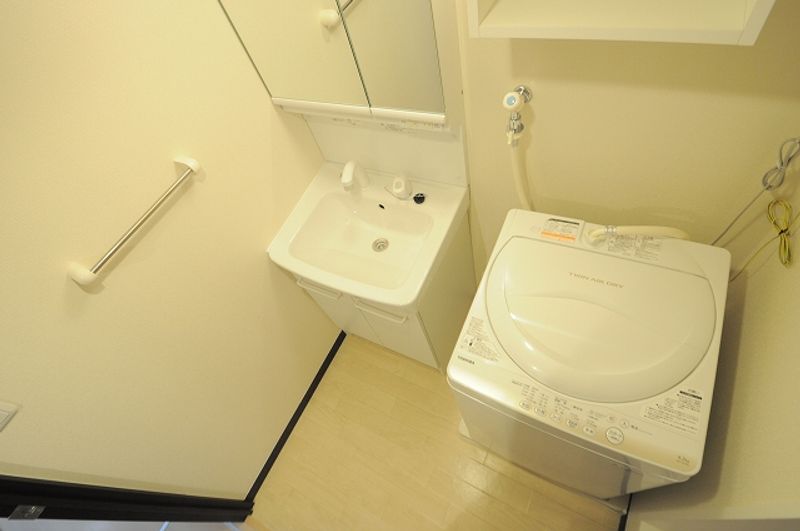 LEONEXT Asahimura Washroom