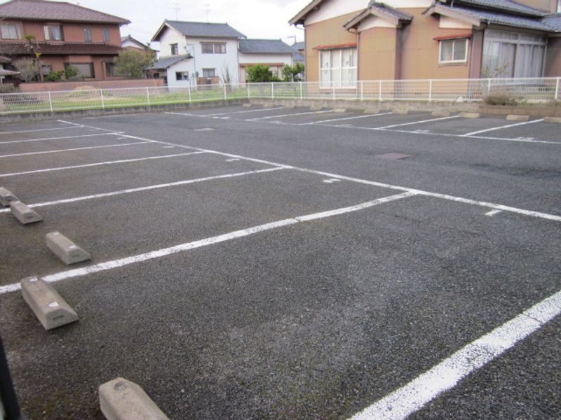 レオパレス大樹 駐車場